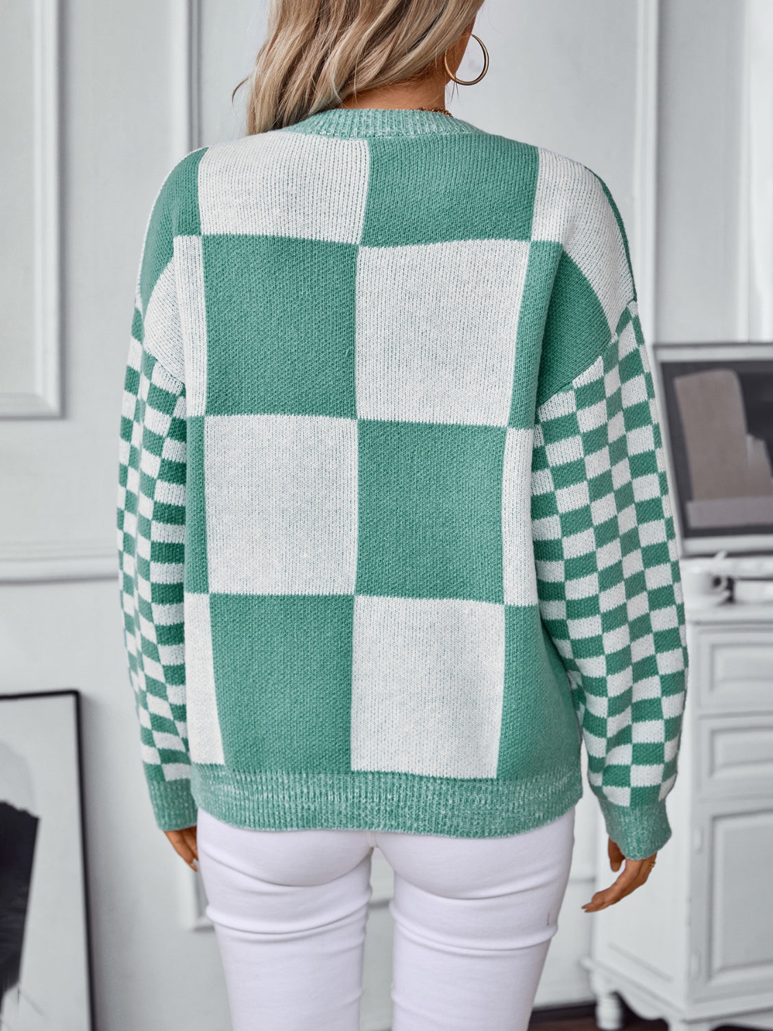 Color Block Round Neck Long Sleeve Sweater - Charming Charlie