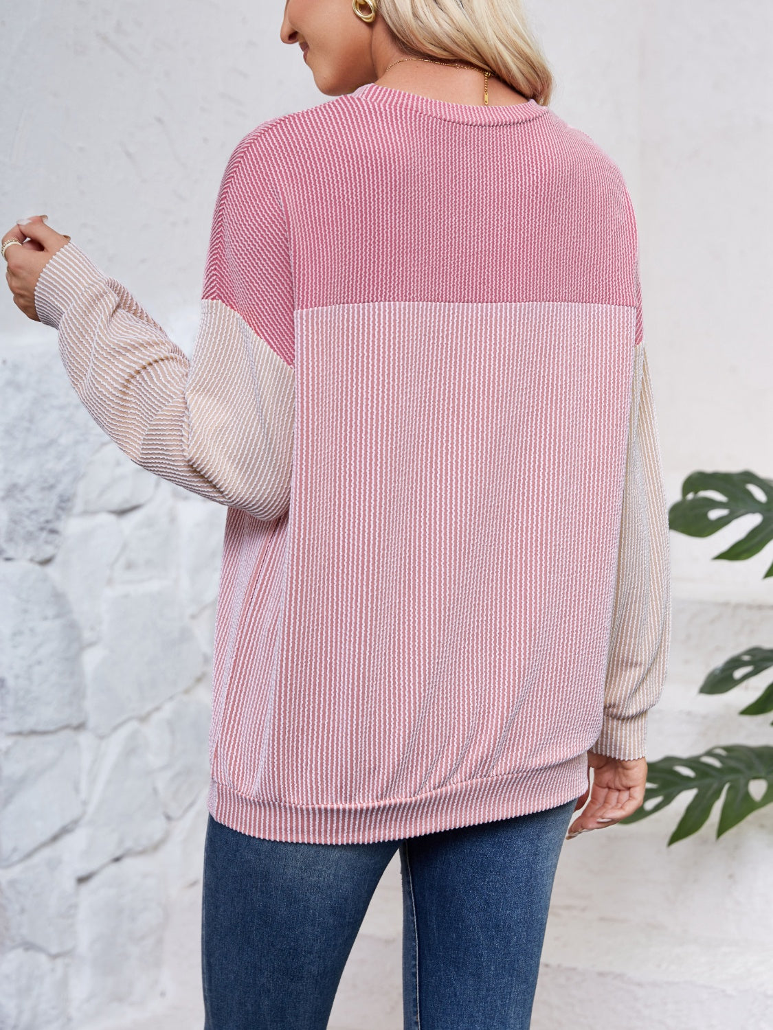 Color Block Round Neck Long Sleeve Sweatshirt - Charming Charlie