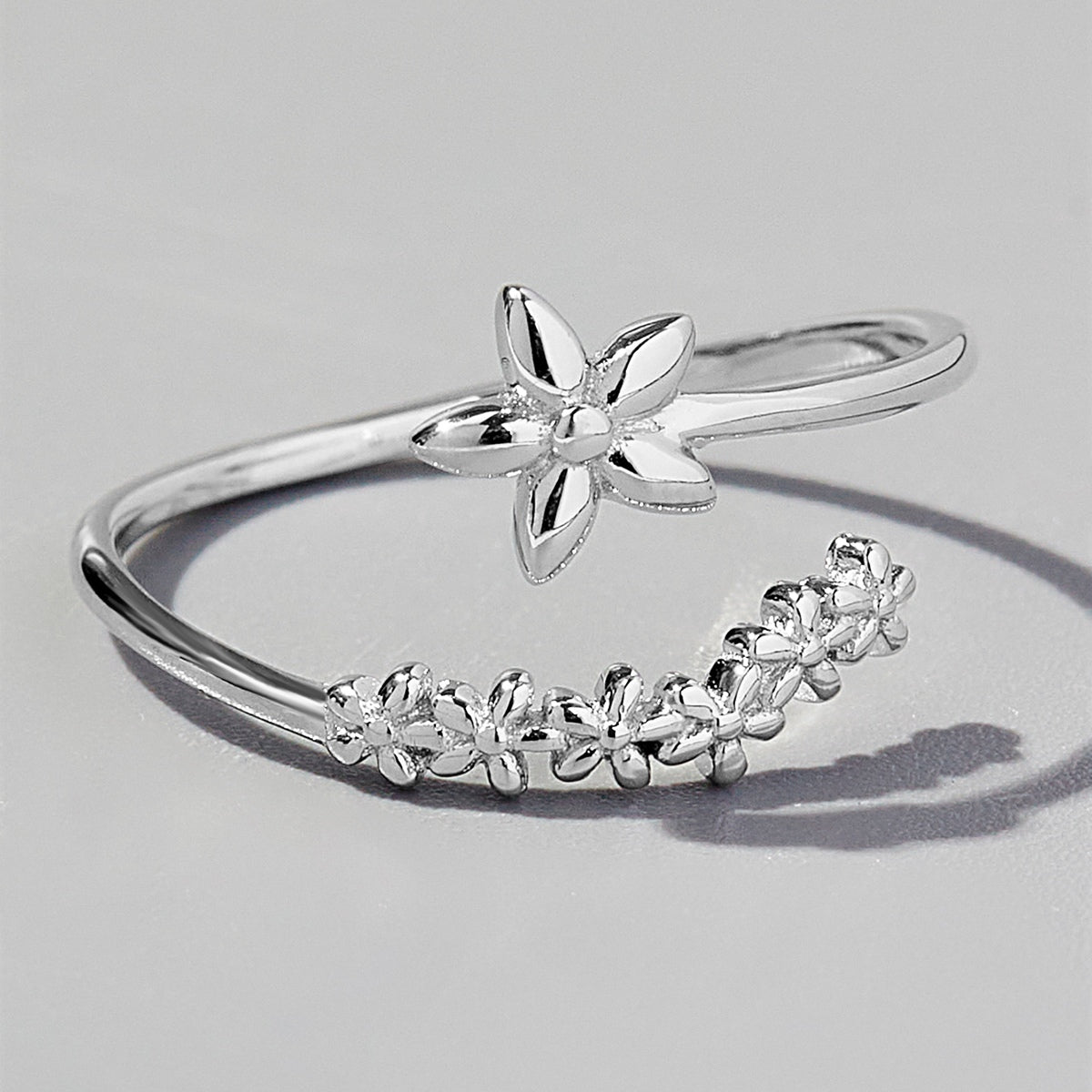 925 Sterling Silver Flower Ring - Charming Charlie