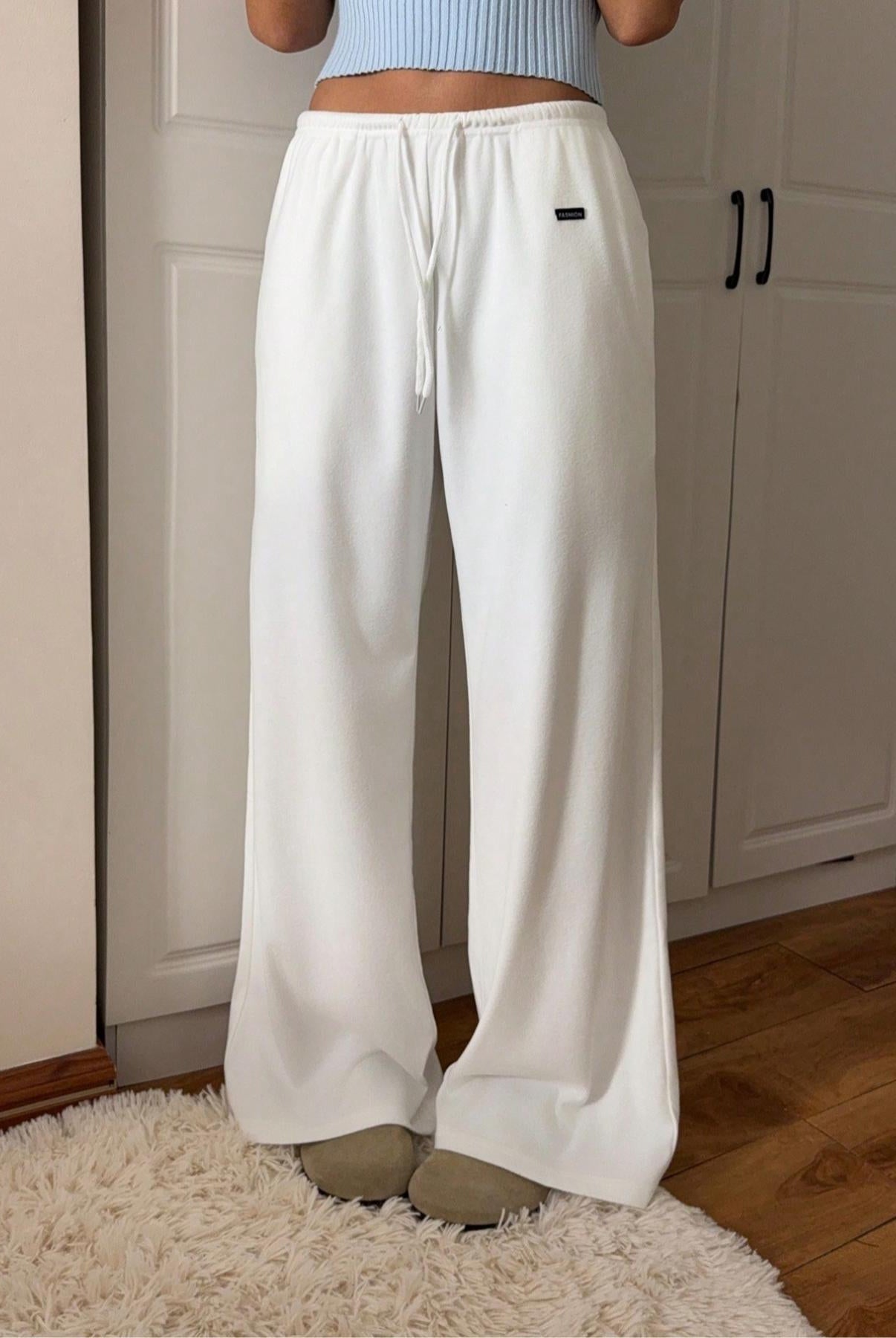 17b3e7f33fcb44e6901412cf602ee157-Max