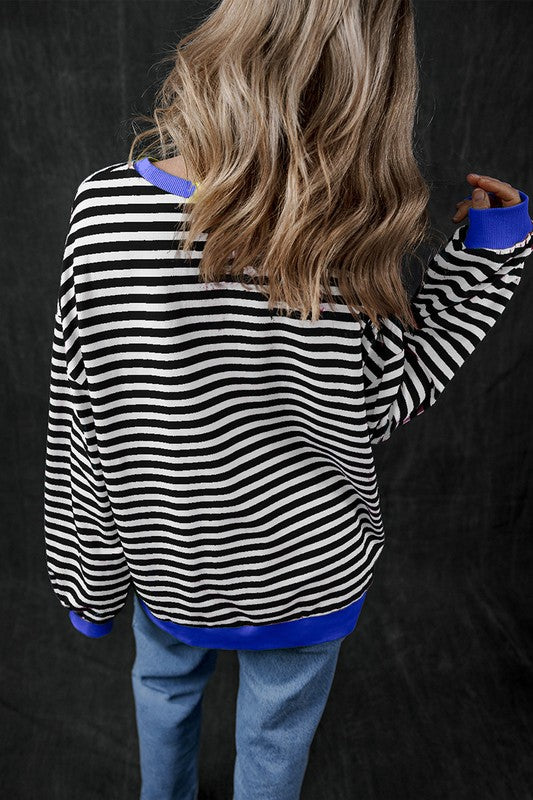Women Oversized Contrast Trim Pullover Sweatshirt - Charming Charlie