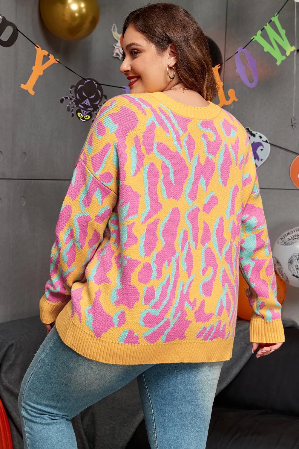 Plus Size Contrast Round Neck Long Sleeve Sweater - Charming Charlie