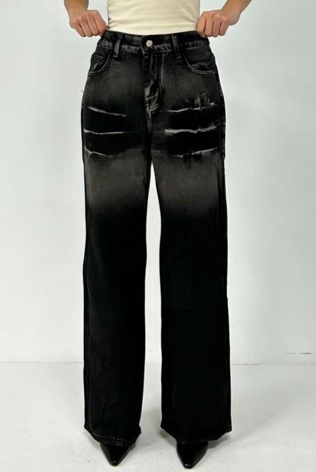 3ea766d7-27a8-43ff-8351-c3888d7ed1f4-Max