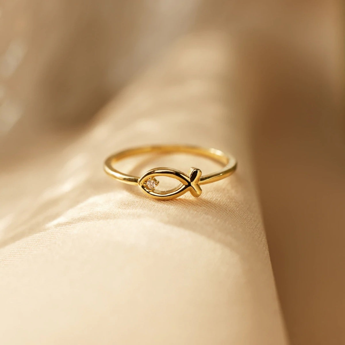 925 Sterling Silver Inlaid Zircon Fish Ring - Charming Charlie