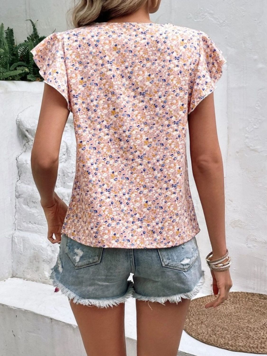 Ditsy Floral Round Neck Cap Sleeve Top - Charming Charlie