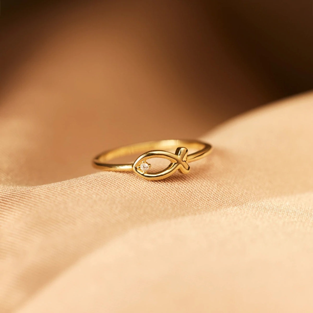 925 Sterling Silver Inlaid Zircon Fish Ring - Charming Charlie