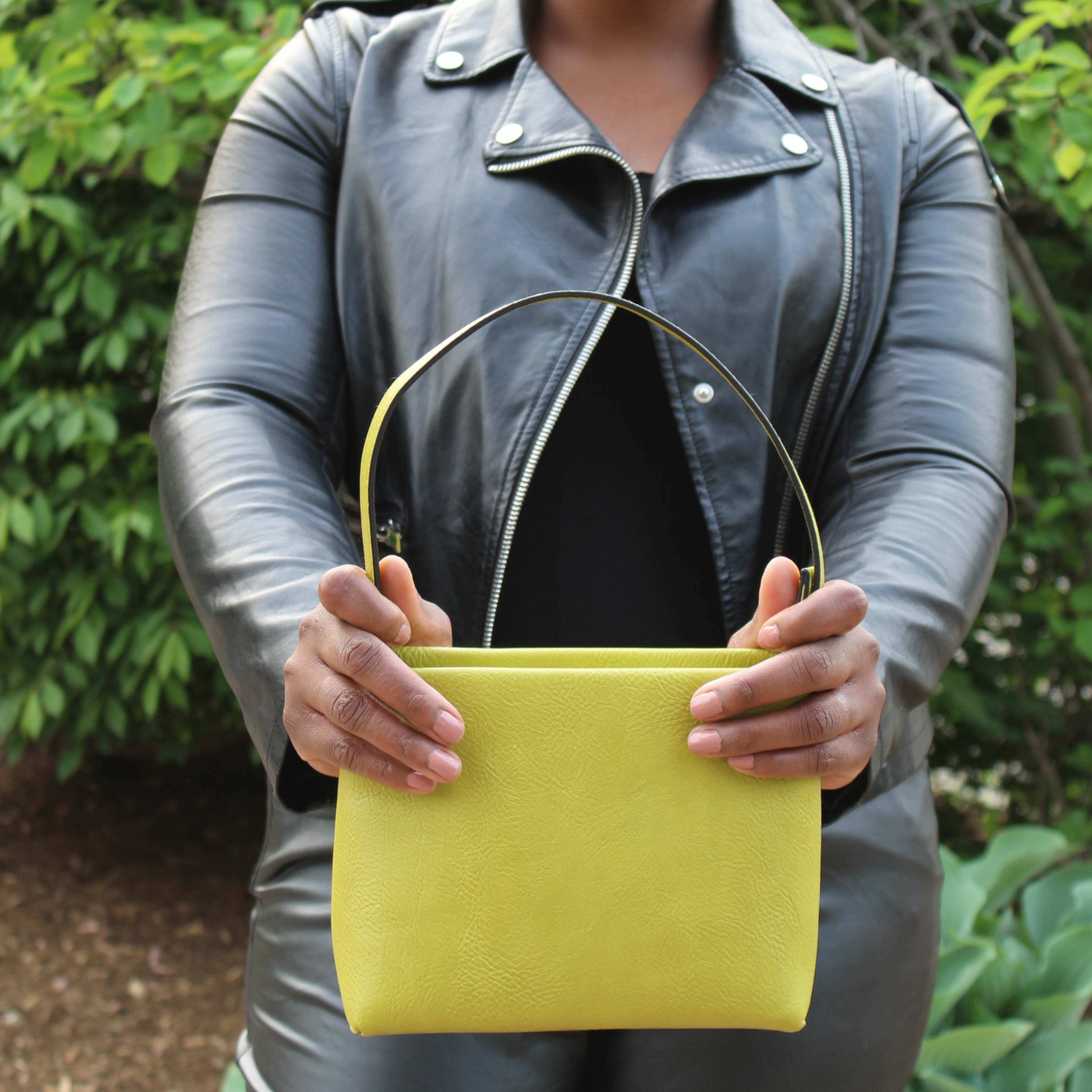 Rachel Crossbody - Charming Charlie