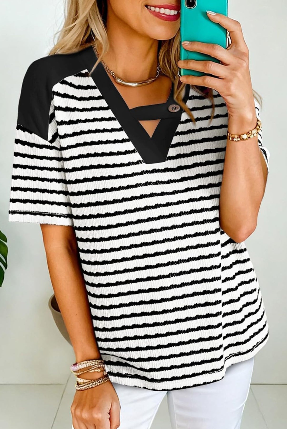 79c1e48cba6f40fe94516a97bda632a8-Max