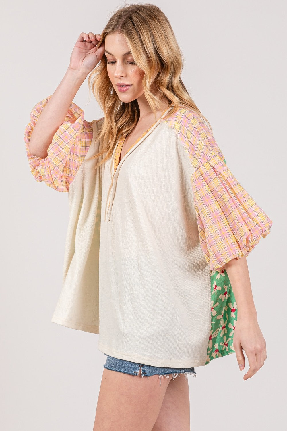 SAGE + FIG Color Block Bubble Sleeve Top - Charming Charlie
