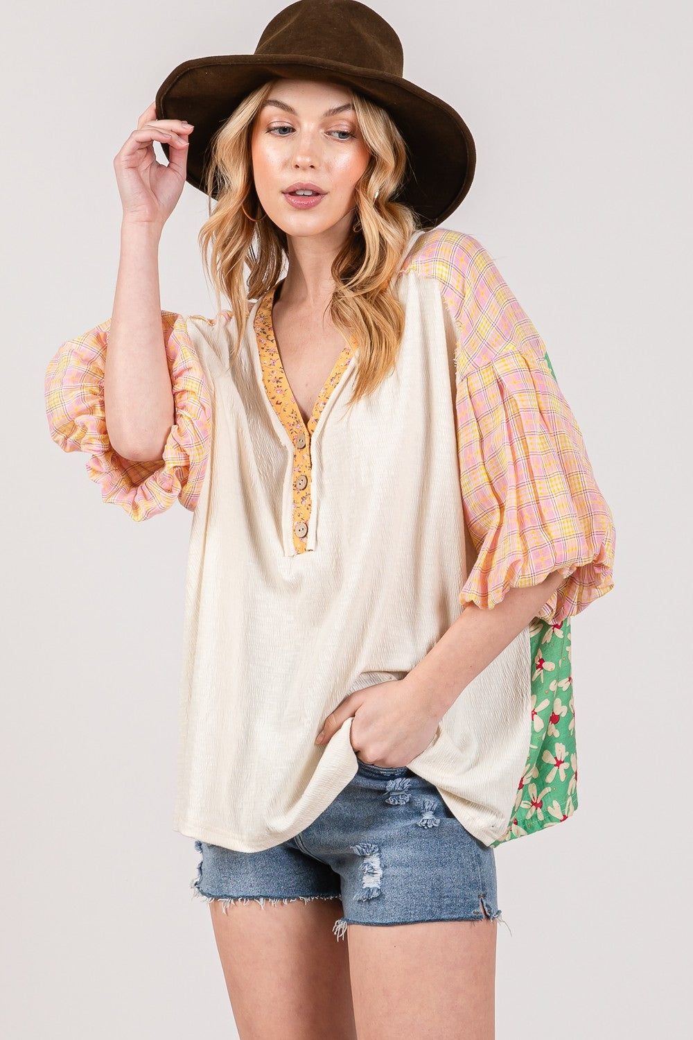SAGE + FIG Color Block Bubble Sleeve Top - Charming Charlie