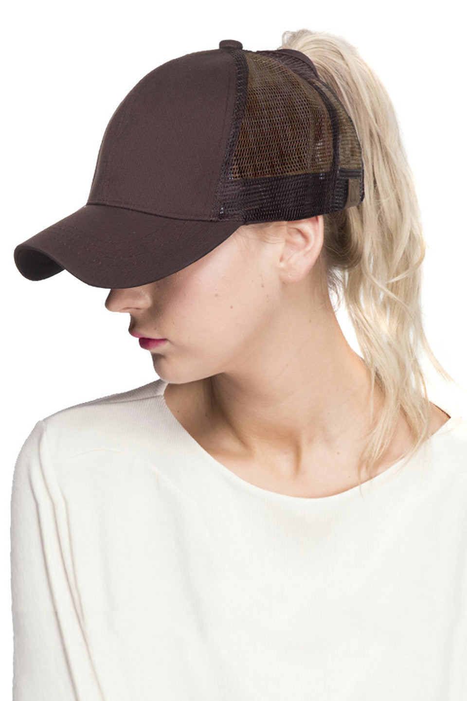 Brown C.C BASEBALL PONYCAP is a stylish and versatile accessory for any outfit. With its durable material and adjustable fit, it offers long-lasting comfort and protection from the sun. Plus, its classic baseball cap design adds a touch of sporty sophistication. Perfect for any casual or active occasion.