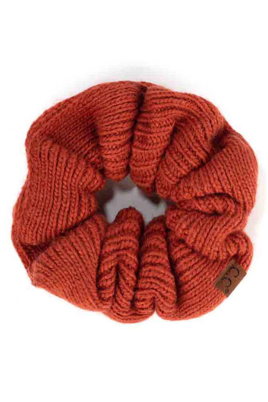 Brunt Henna C.C. Soft Knit Scrunchies provide a stylish and comfortable way to keep your hair in place without causing damage. Made with soft knit material, they are gentle on your hair and perfect for everyday wear. Their scrunchy design also adds a trendy touch to your hairstyle
