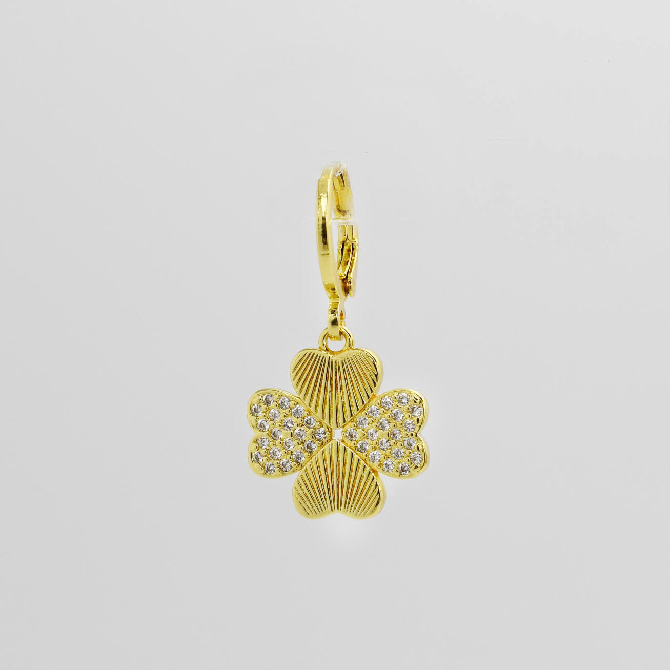 Glam Trebol Charm CH-23 - Charming Charlie