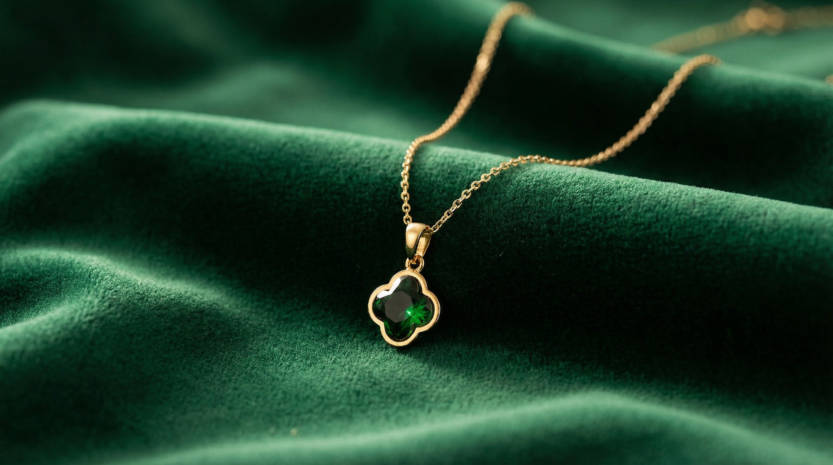Blue Clover Necklace - Charming Charlie
