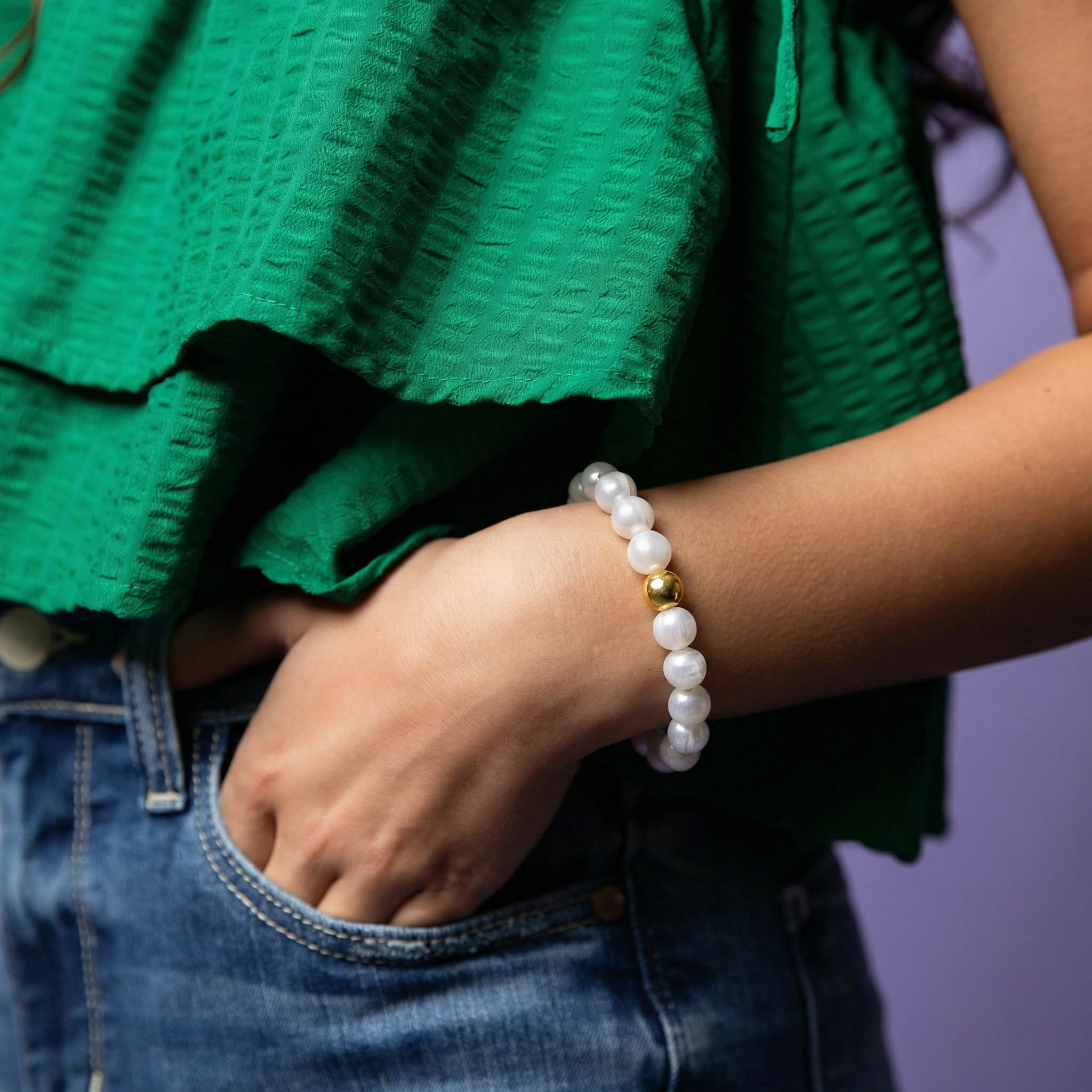 18k Gold Plated Clear Tumbled Glass Beaded Stretch Bracelet with Gold Ball
