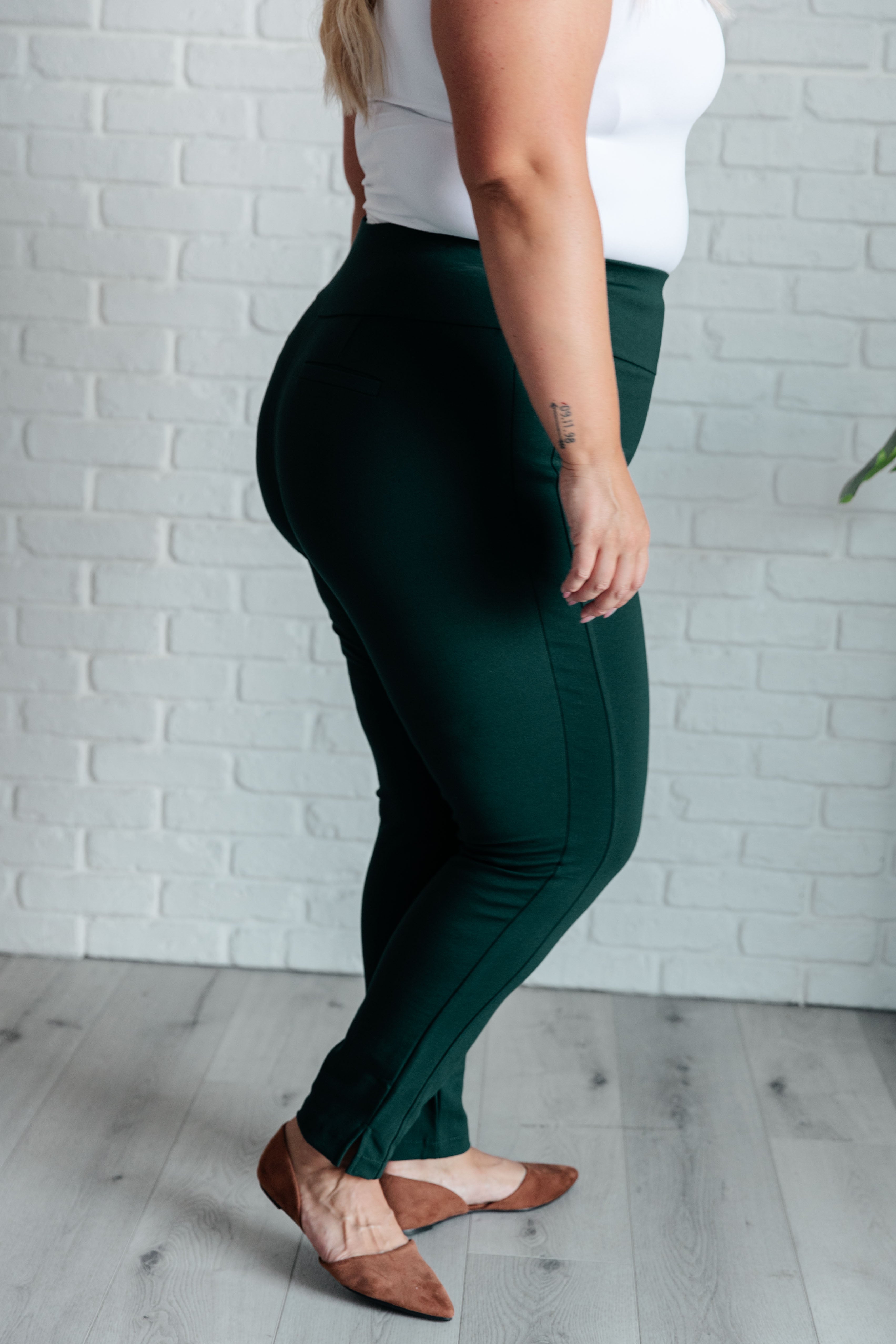 Magic Skinny 28" Pants in Hunter Green - Charming Charlie