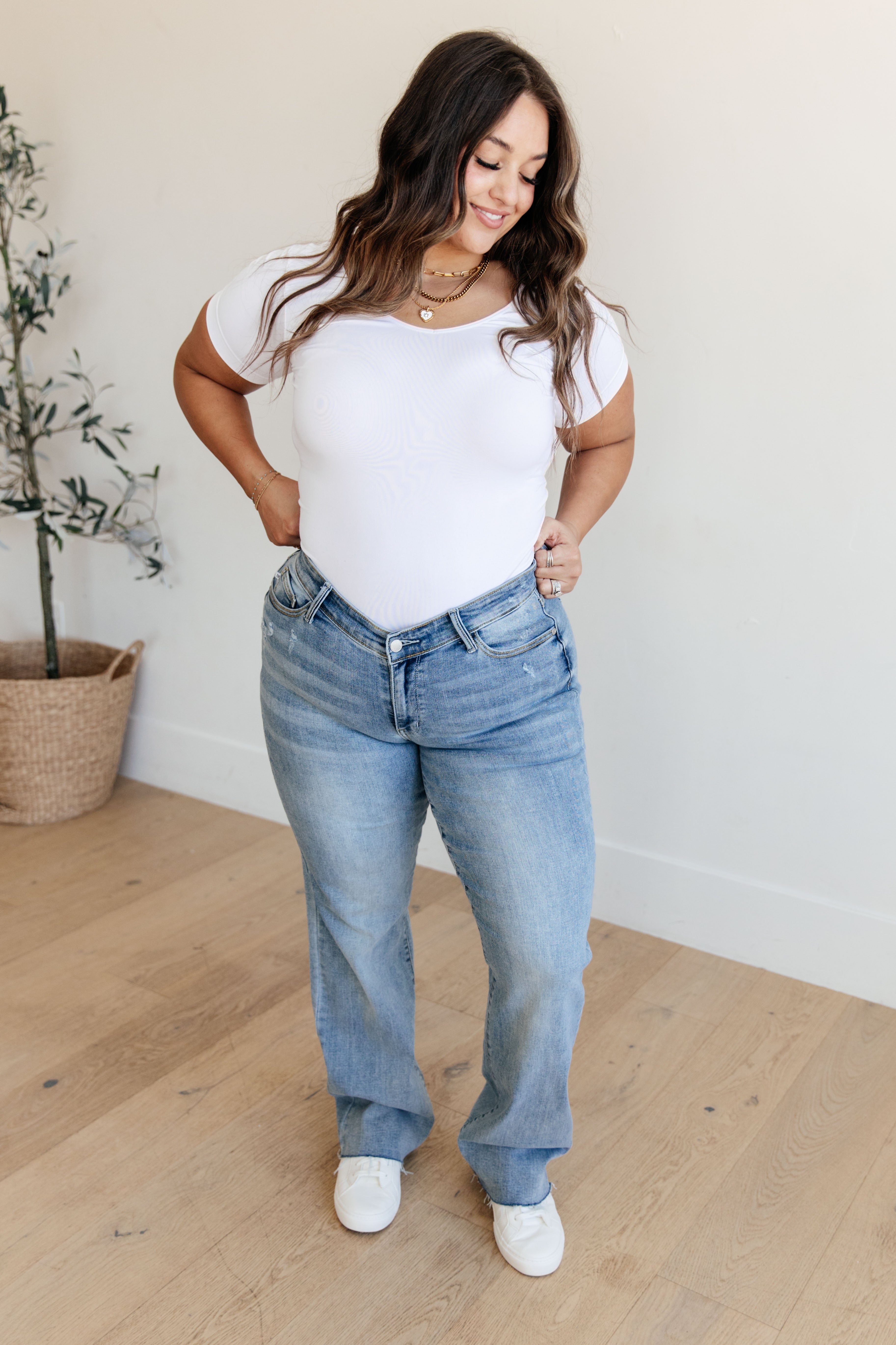 Mildred High Rise V Front Waistband Straight Jeans - Charming Charlie