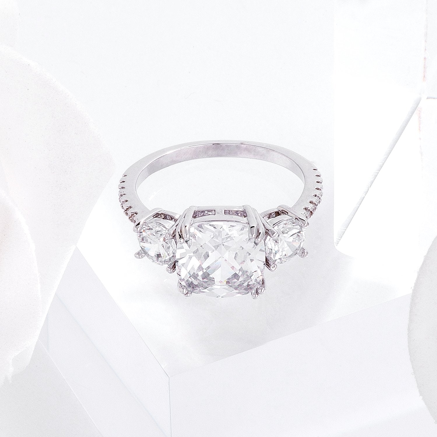 The Modern Royal Elegance - Charming Charlie