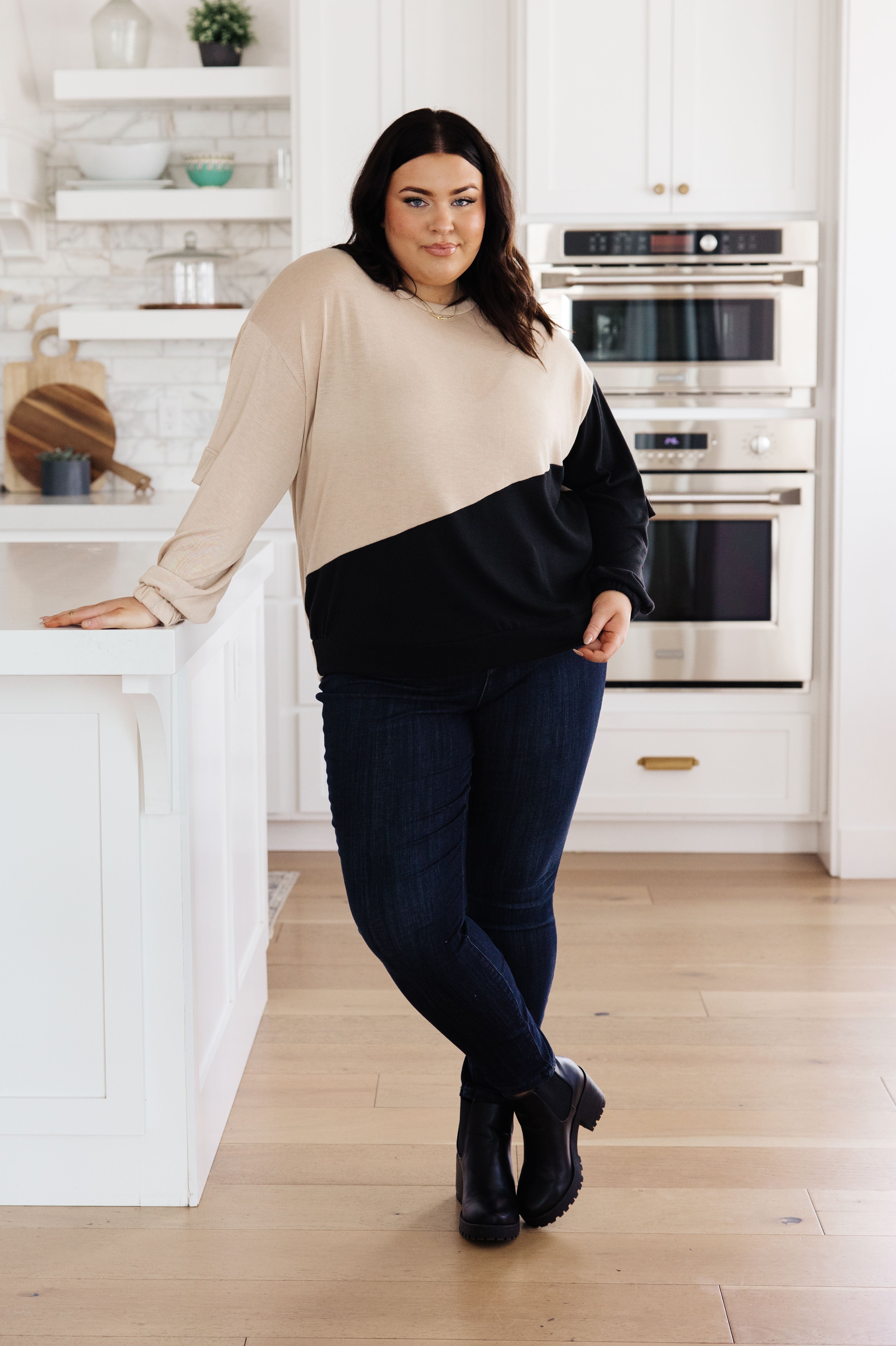 Split Decision Color Block Cargo Sleeve Top - Charming Charlie
