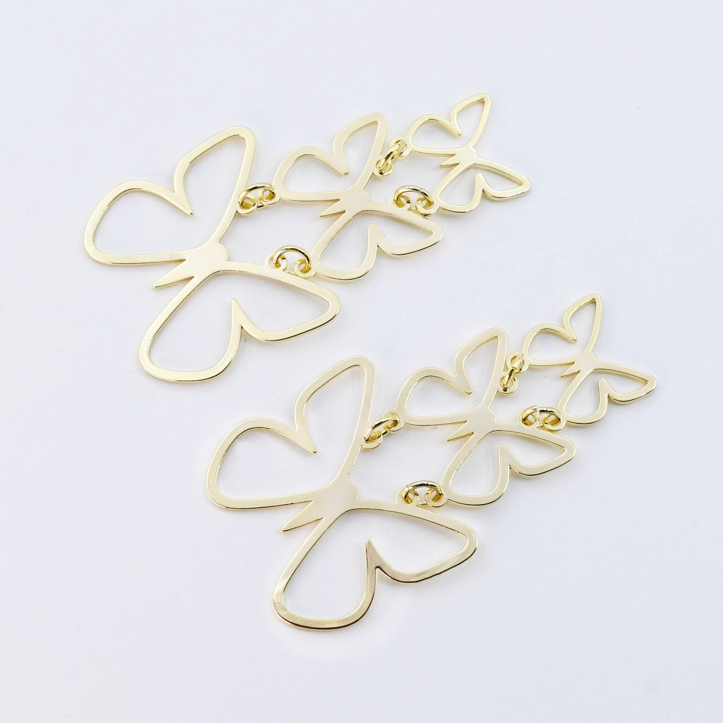 Gold hoop earrings minimalist style,
Silver stud earrings everyday wear,
Pearl drop earrings elegant outfit,
Gemstone huggie earrings vibrant look,
Dainty chain earrings modern chic,
Boho tassel earrings festival vibe,
Crystal dangle earrings evening style,
Rose gold mini hoops soft shine,
Textured stud earrings boutique appeal,
Colorful beaded earrings artisan touch,
Statement earrings bold trendy fashion,
Wholesale earrings for boutiques selection