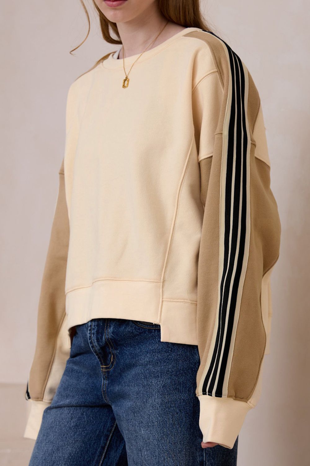 Contrast Round Neck Long Sleeve Sweatshirt - Charming Charlie