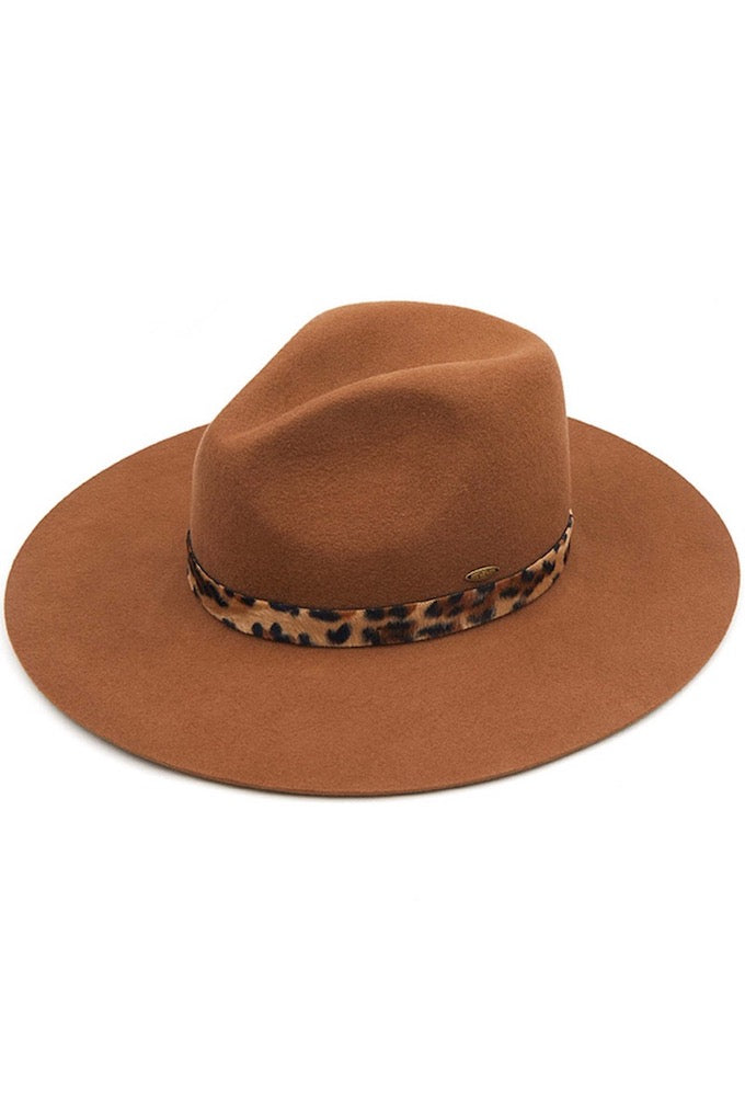 Golden Camel C.C Wool Felt Brim Detail Panama Summer Hat With Leopard Pattern Trim; Unique, timeless & classic Summer Sun Fedora Hat has a leopard strap trim accent. Trendy Birthday, Holiday Gift, Christmas Gift, Regalo de Navided, Bad hair days, casual everyday wear, Anniversary Gift, Fall Outfit, Cool Fashion Fedora, Valentine's Day Gift