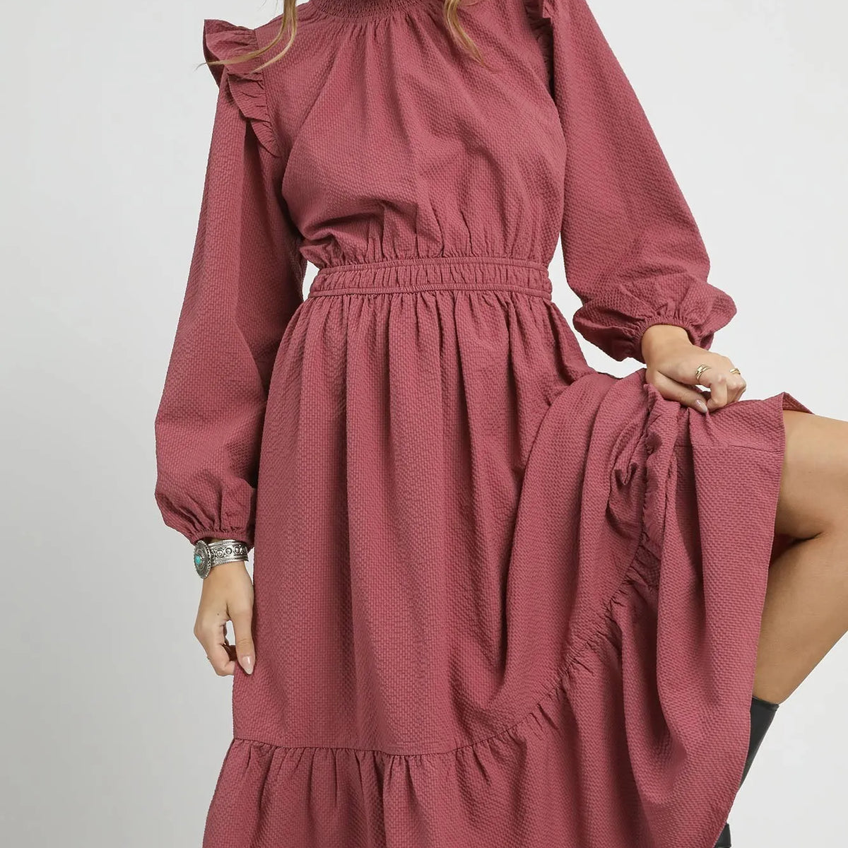 Umgee Textured Midi Dress with Ruffle Shoulder Detail – Charming Charlie