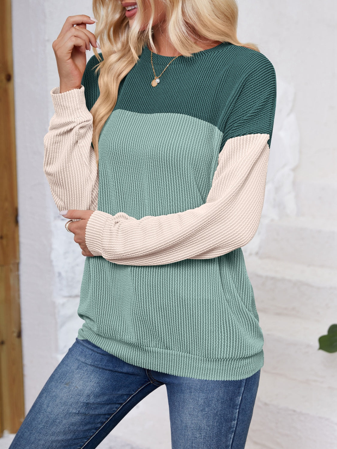Color Block Round Neck Long Sleeve Sweatshirt - Charming Charlie