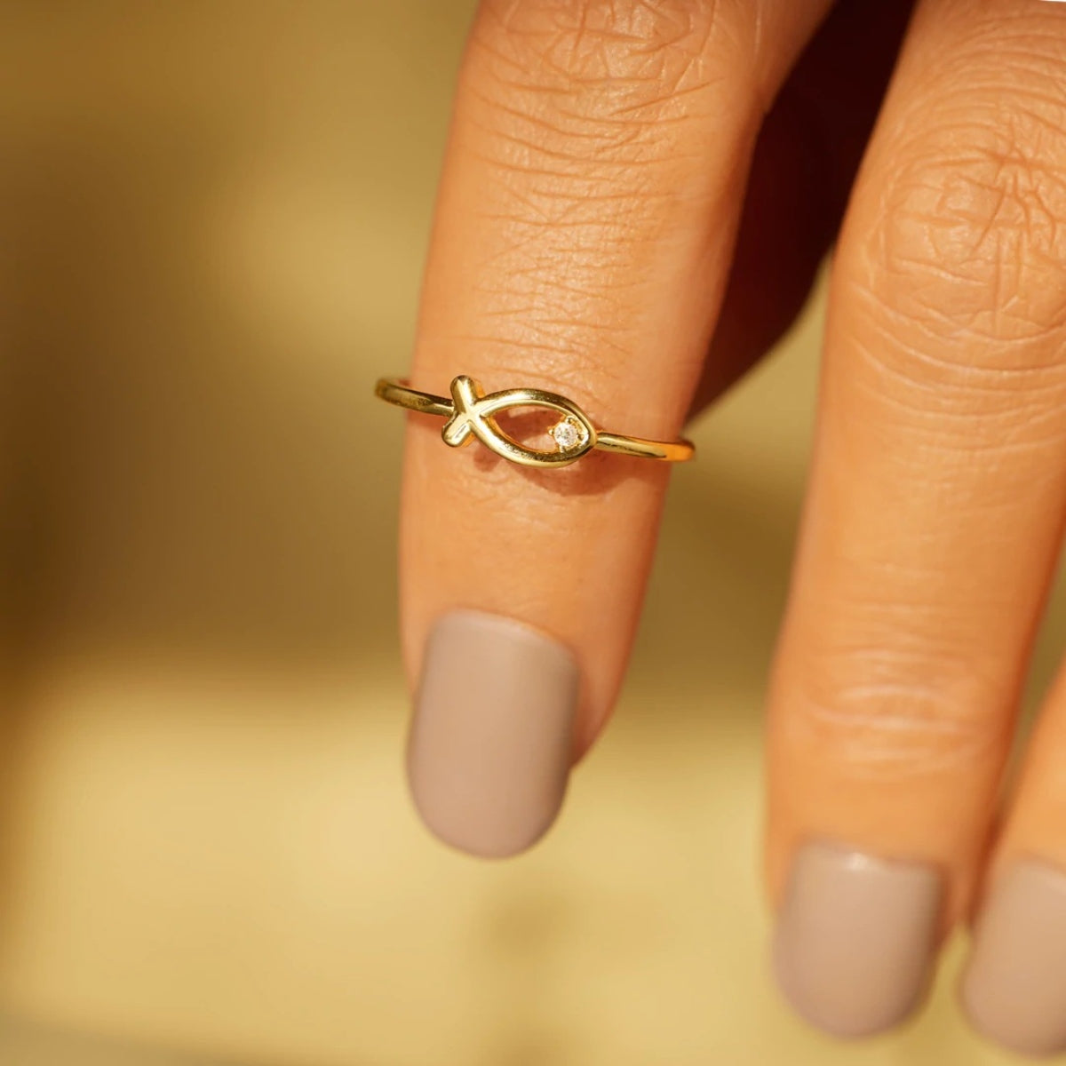 925 Sterling Silver Inlaid Zircon Fish Ring - Charming Charlie