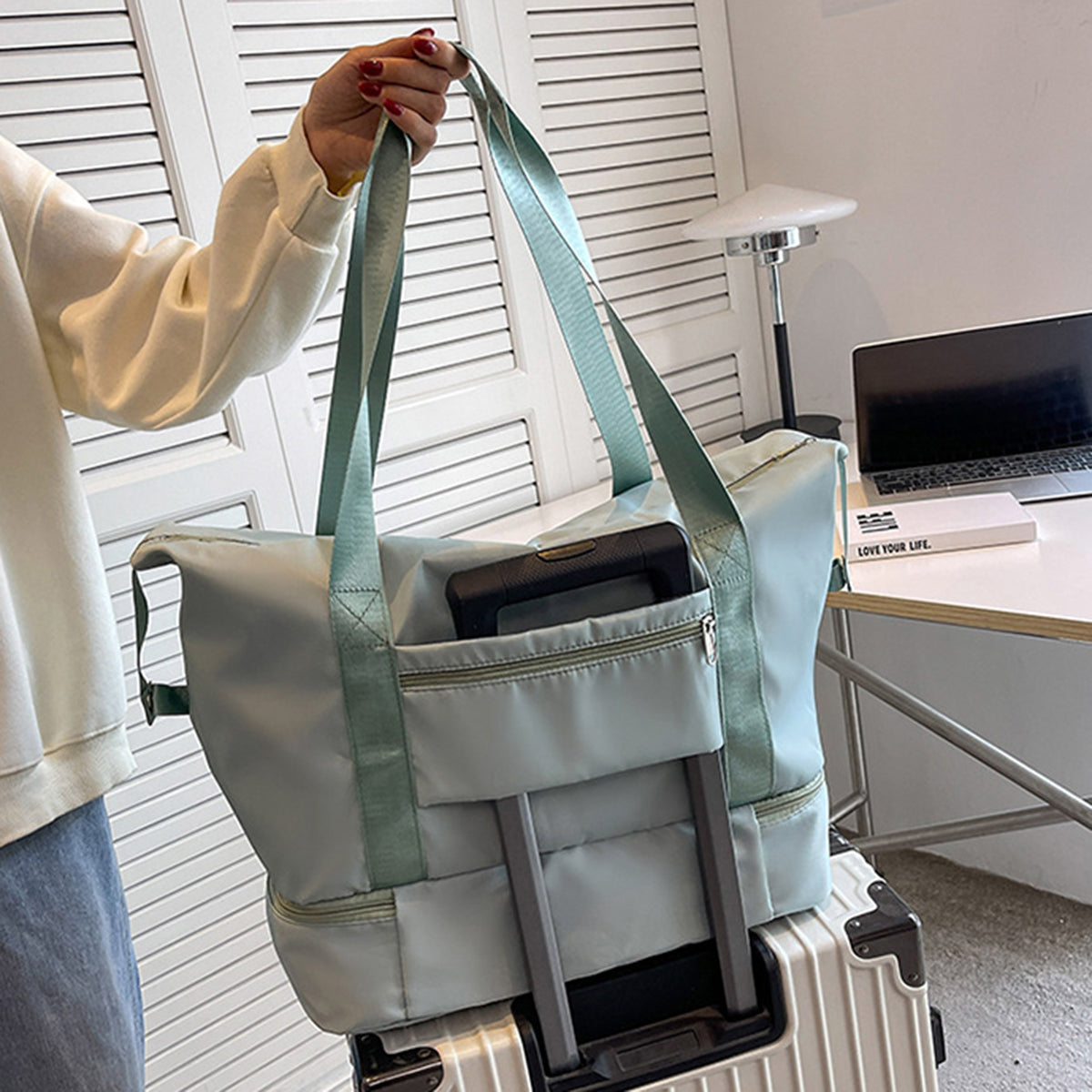 Multi Pocket Nylon Travel Bag - Charming Charlie