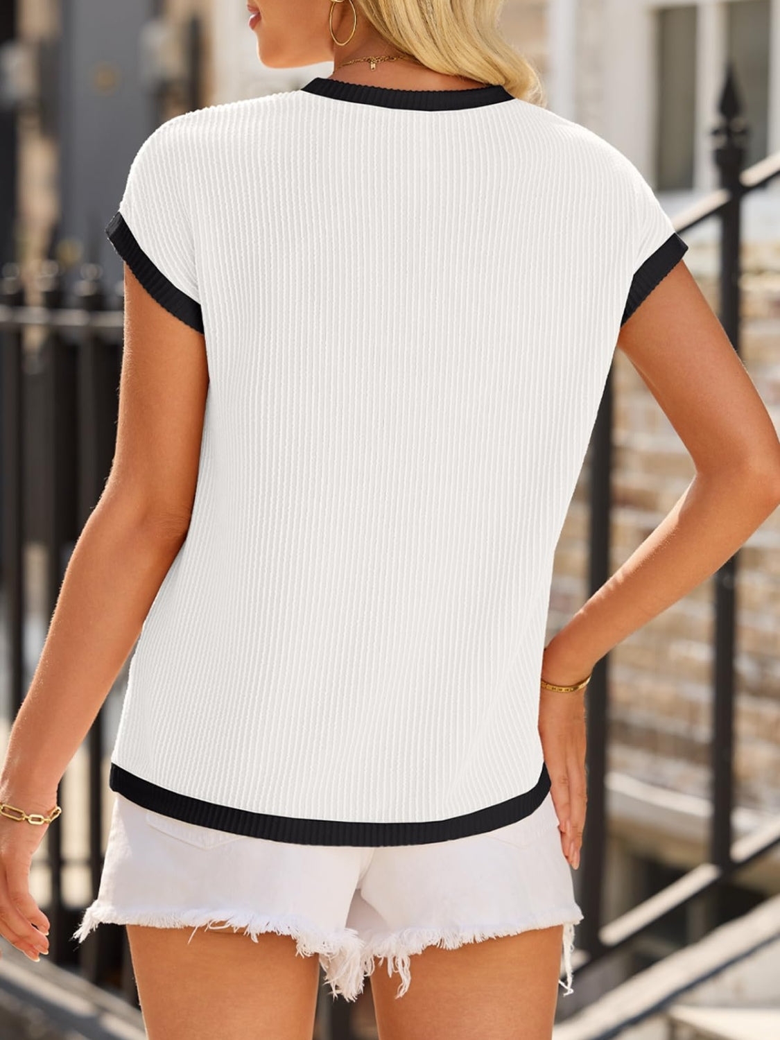 Contrast Trim Round Neck Short Sleeve T-Shirt - Charming Charlie