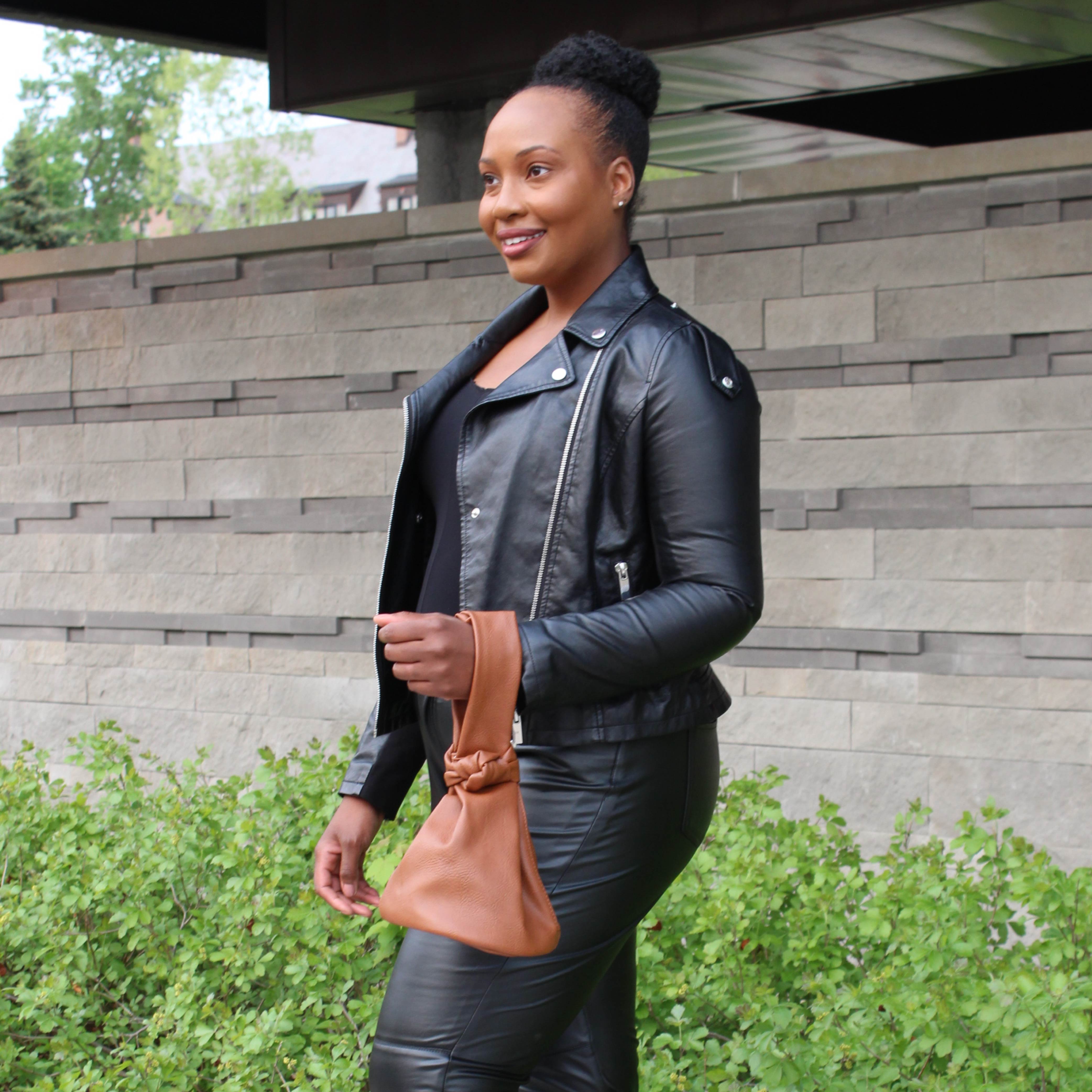 NEW! Elizabeth Clutch - Charming Charlie