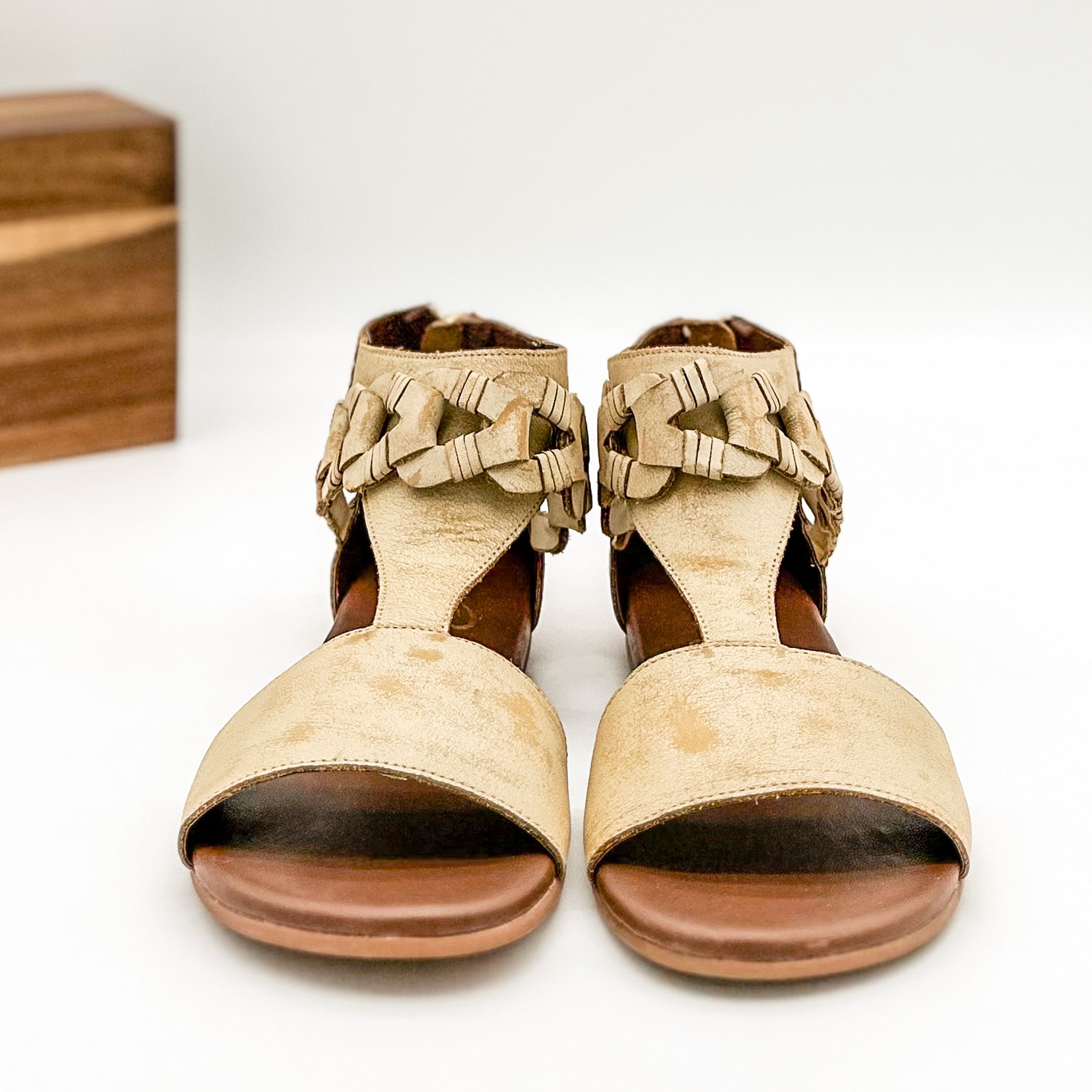 Loop D Loop Sandals in White - Charming Charlie