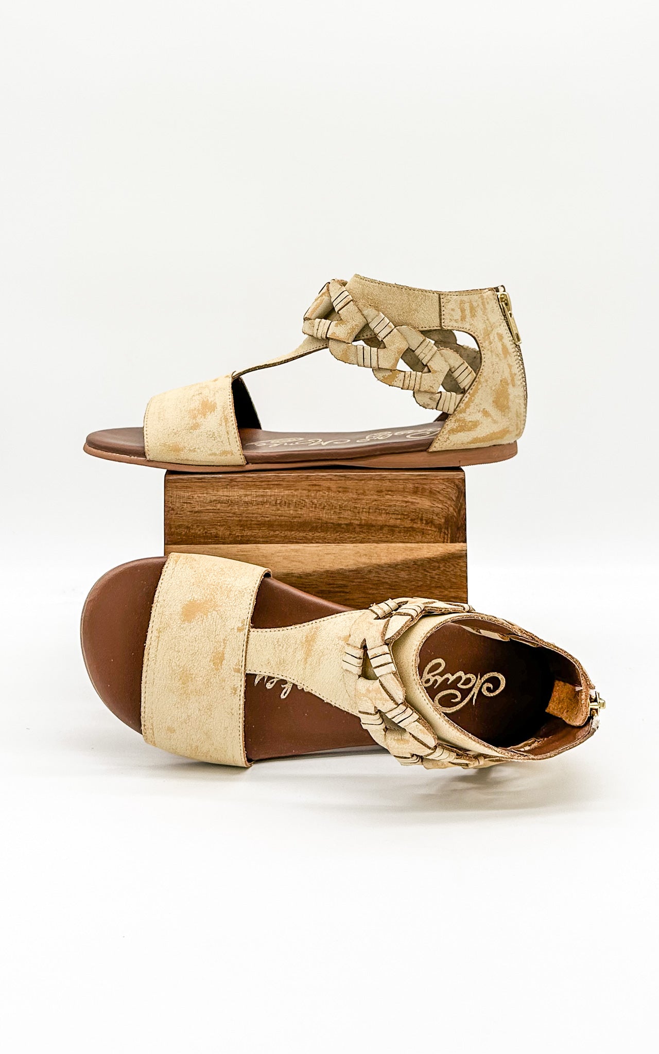 Loop D Loop Sandals in White - Charming Charlie