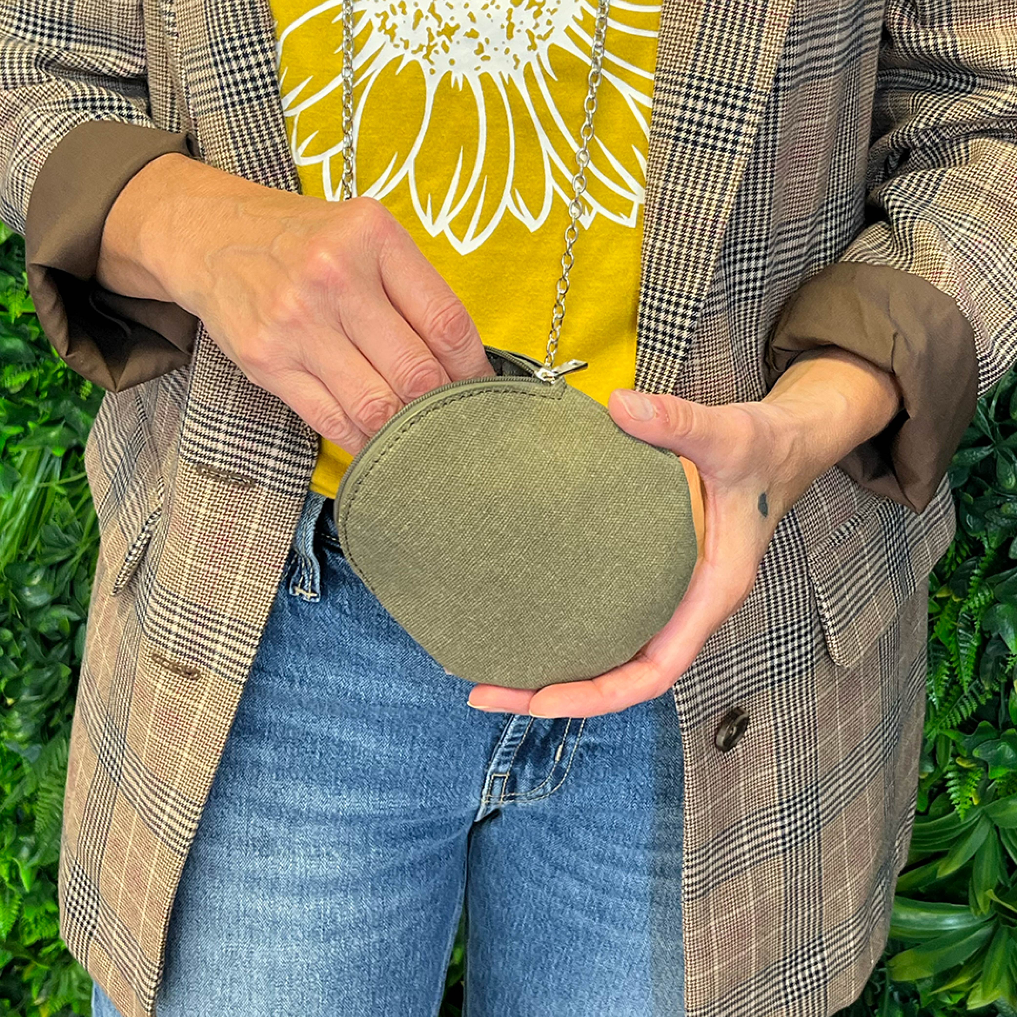 Circle Coin Purse (Multiple Colors) - Charming Charlie