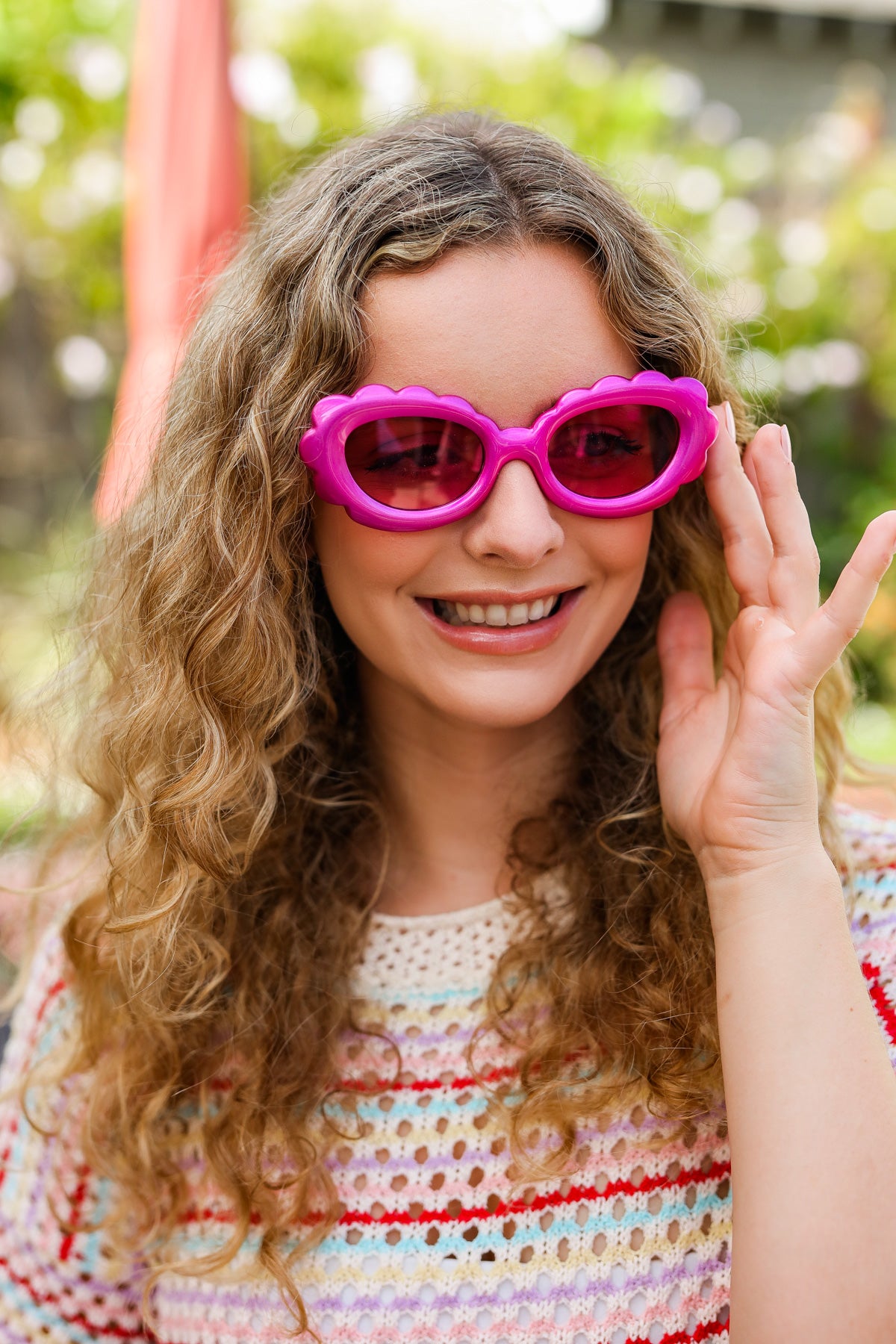 Fuchsia Oval Cat Eye Scalloped Sunglasses – Charming Charlie display picture 1