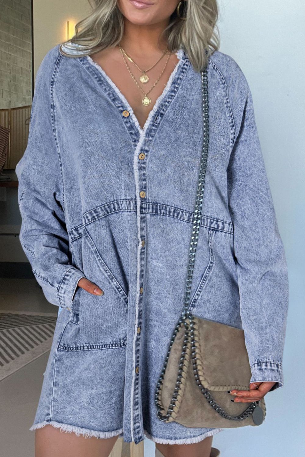 Wholesale MOQ6 Raw Hem Button Down Long Sleeve Denim Dress Wholesale MOQ6 Raw Hem Button Down Long Sleeve Denim Dress