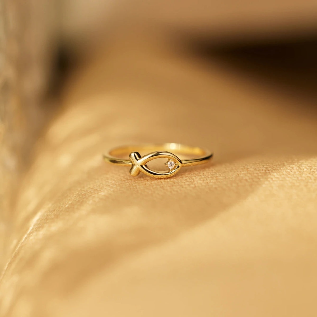 925 Sterling Silver Inlaid Zircon Fish Ring - Charming Charlie