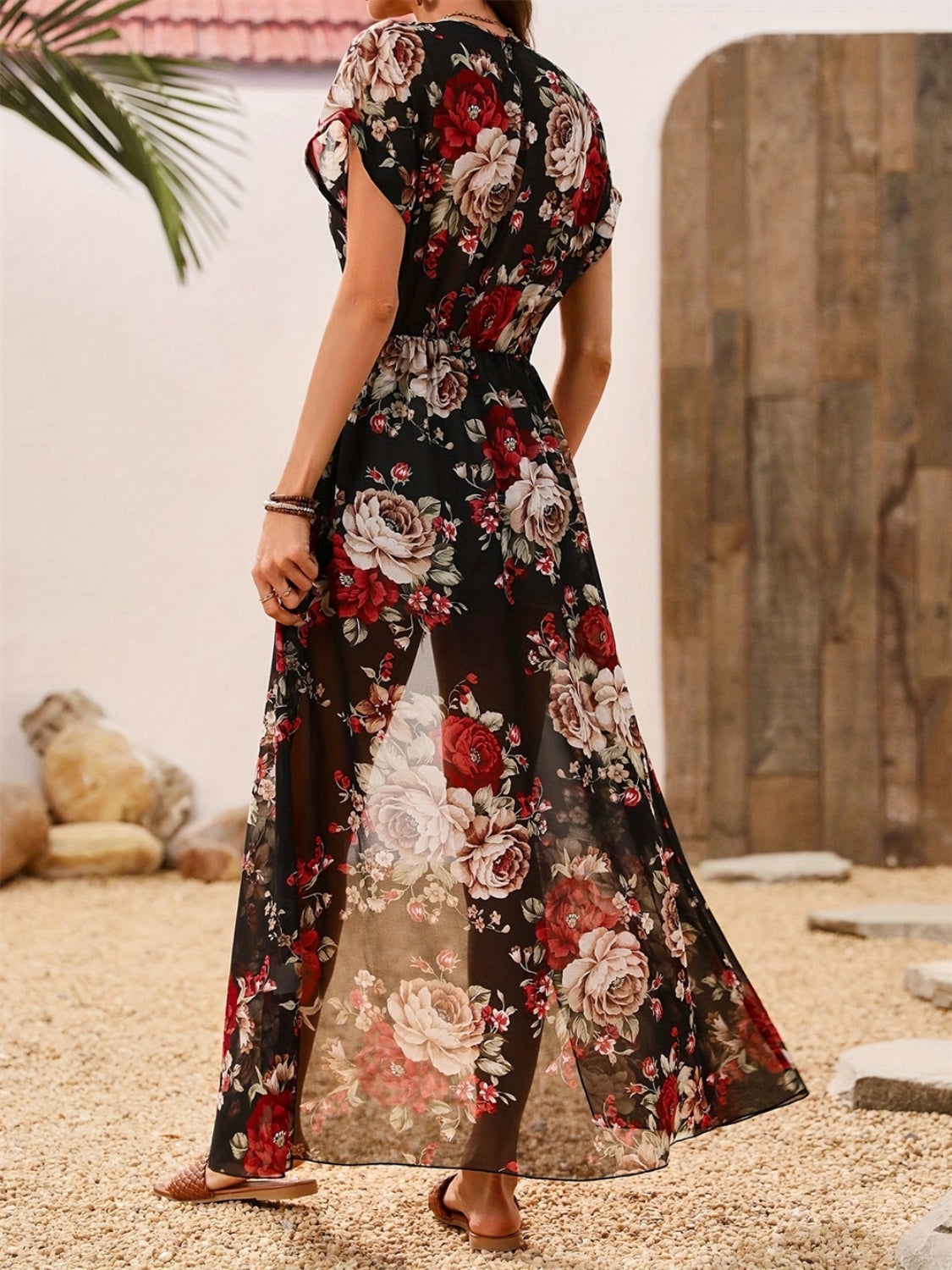 Slit Rose Printed Round Neck Short Sleeve Blouse - Black / S Slit Rose Printed Round Neck Short Sleeve Blouse - Black / S