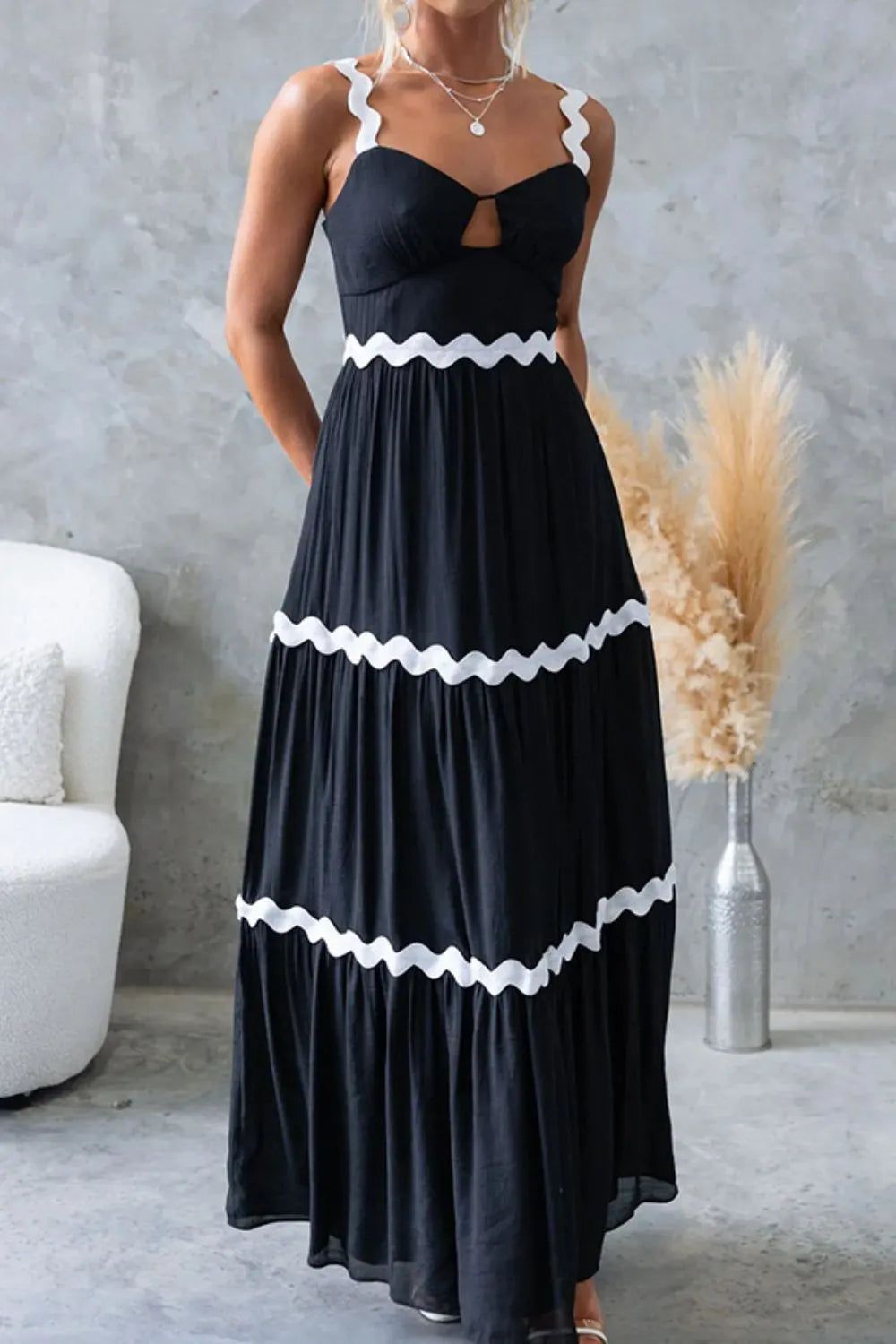 Tiered Maxi Dress with Scalloped Trim – Charming Charlie