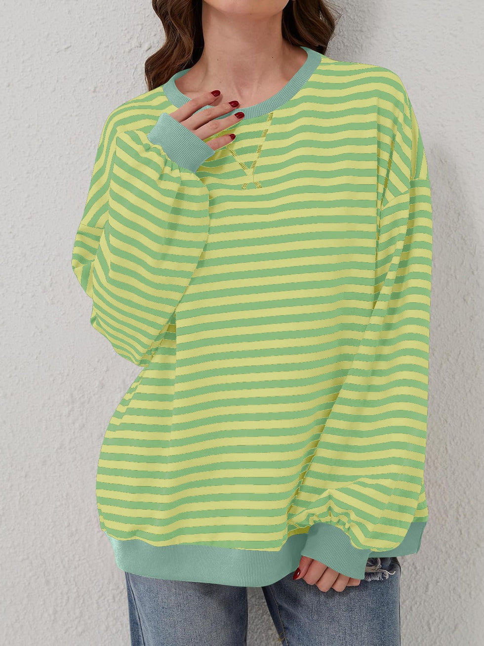 High-Low Exposed Seam Contrast Long Sleeve Sweatshirt