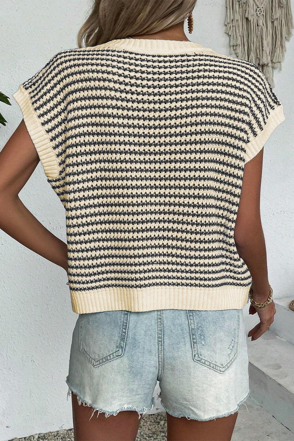 STRIPE V NECK FRONT HOOK SWEATER VEST