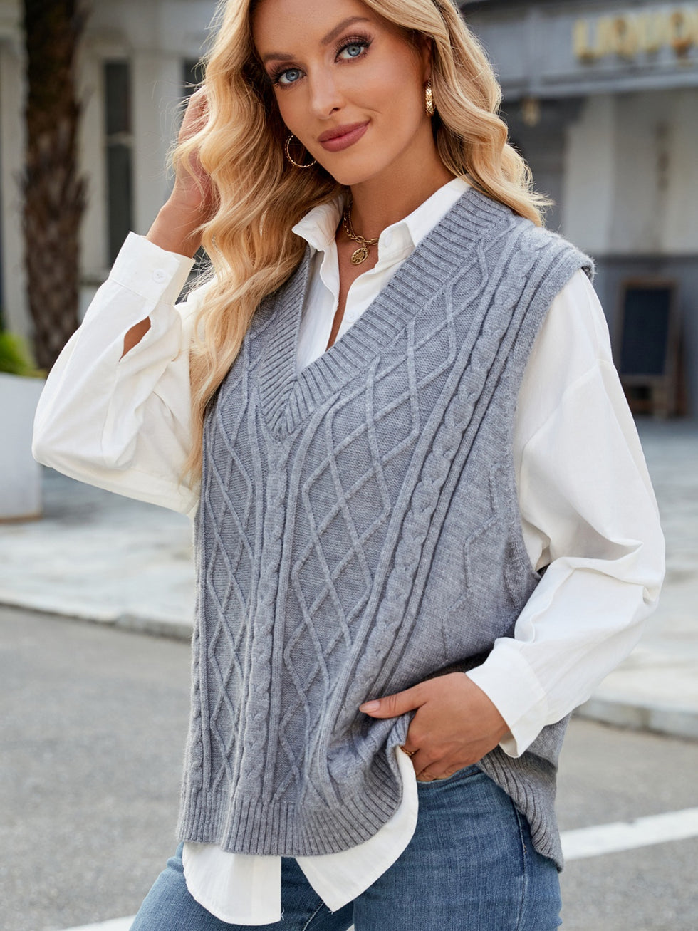 Women’s Knitted Vest – Relaxed Fit – Cable Knit – V-Neck – Soft Cotton Blend – Casual Layering