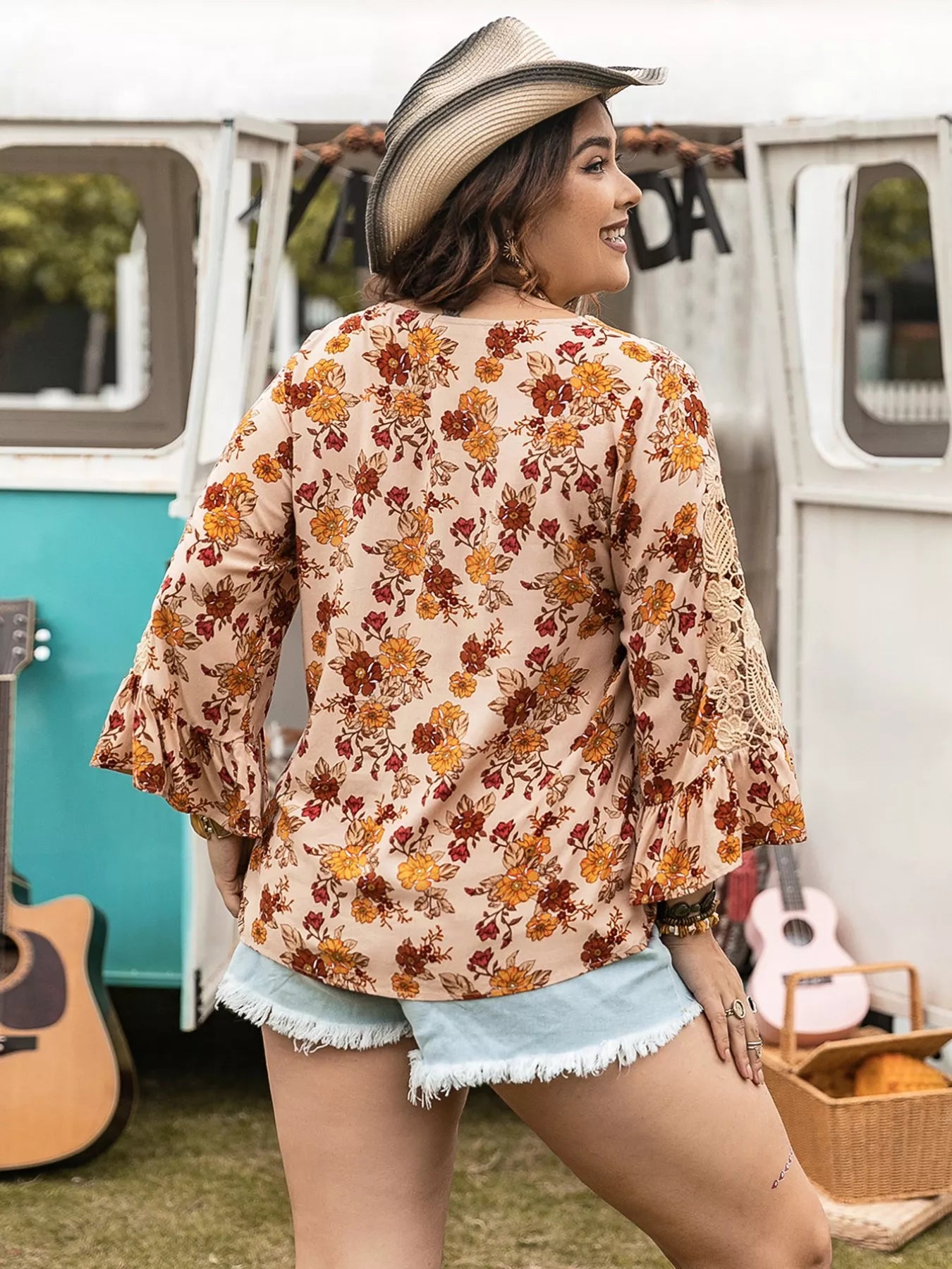 Plus Size Floral Lace Detail V-Neck Blouse – Charming Charlie