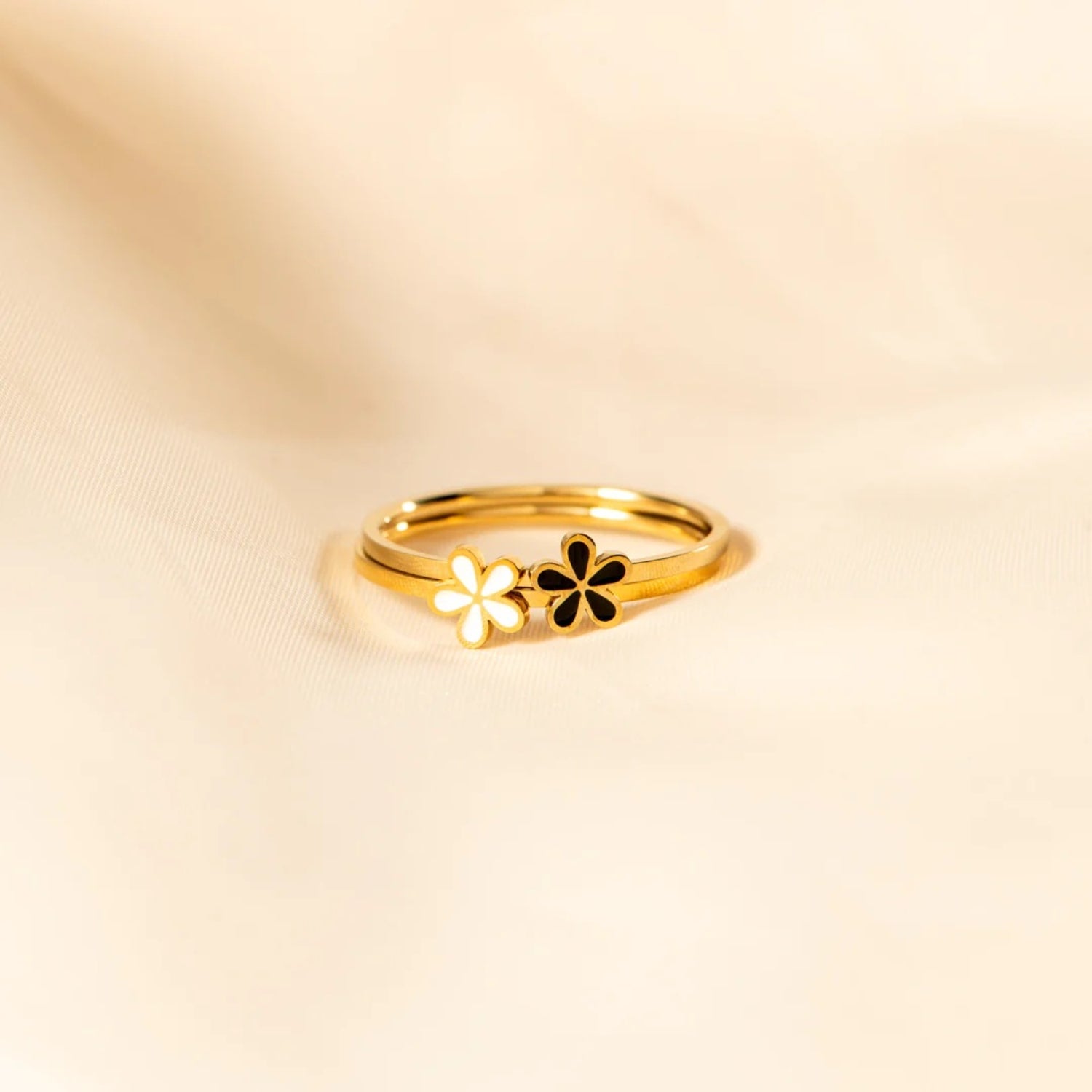 925 Sterling Silver Enamel Flower Ring - Charming Charlie