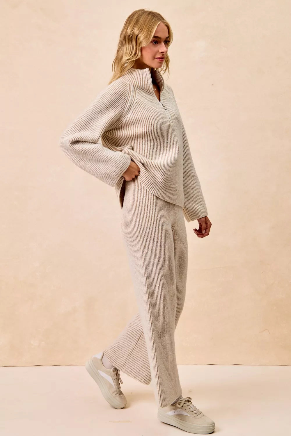 トップス COLENNE TOP bibiy BiBi Two Tone Rib Texured Knit Collared Top with Zip Up – Charming