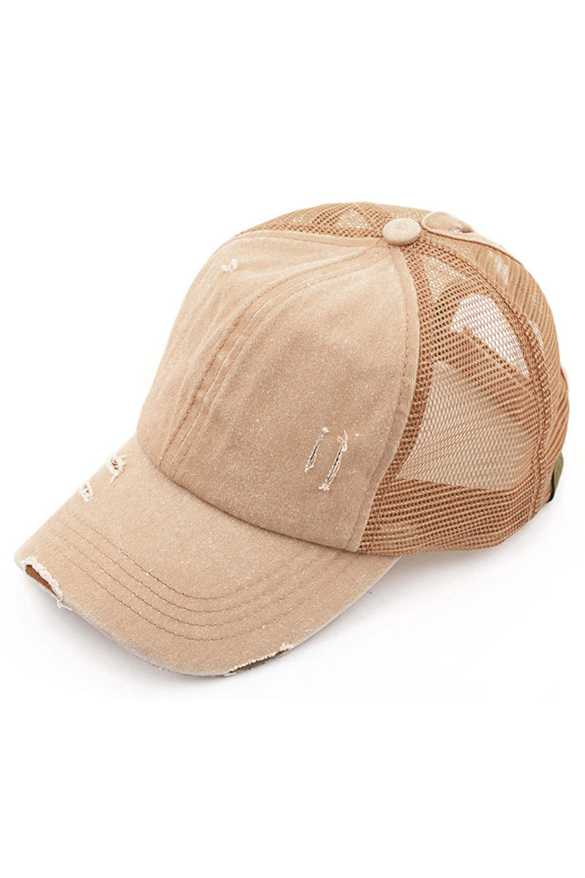 Beige C.C BASEBALL PONYCAP is the perfect combination of fashion and function. Made with high-quality materials, it provides both style and protection from the sun. Its adjustable strap ensures a comfortable fit for all head sizes. Stay trendy and protected with the C.C BASEBALL PONYCAP.