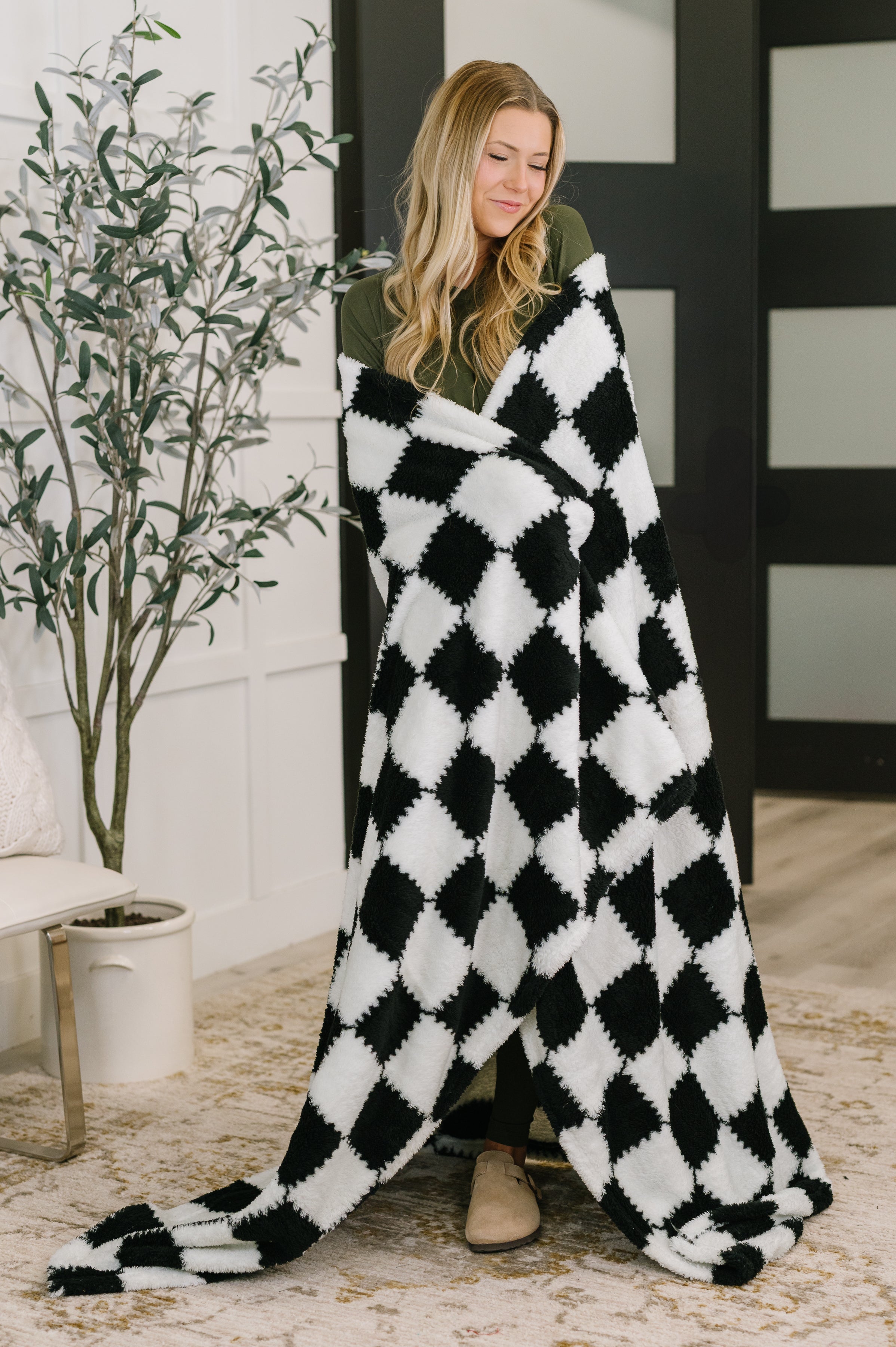 Cookies & Cream Checks Blanket - Charming Charlie