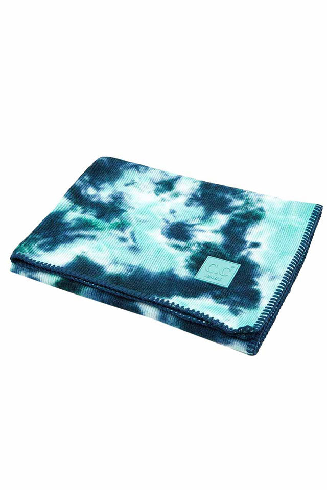 Deep Teal Sea Green C.C Baby Tie Dye Stroller Blanket,  on-trend & fabulous design make it eye-catching and beautiful. It will keep your baby cozy and comfortable on winter and cold days. Go outside with confidence and beauty with this stroller blanket. It's a luxe addition to any cold-weather ensemble. Great for daily wear in the cold winter to protect your baby against the chill.