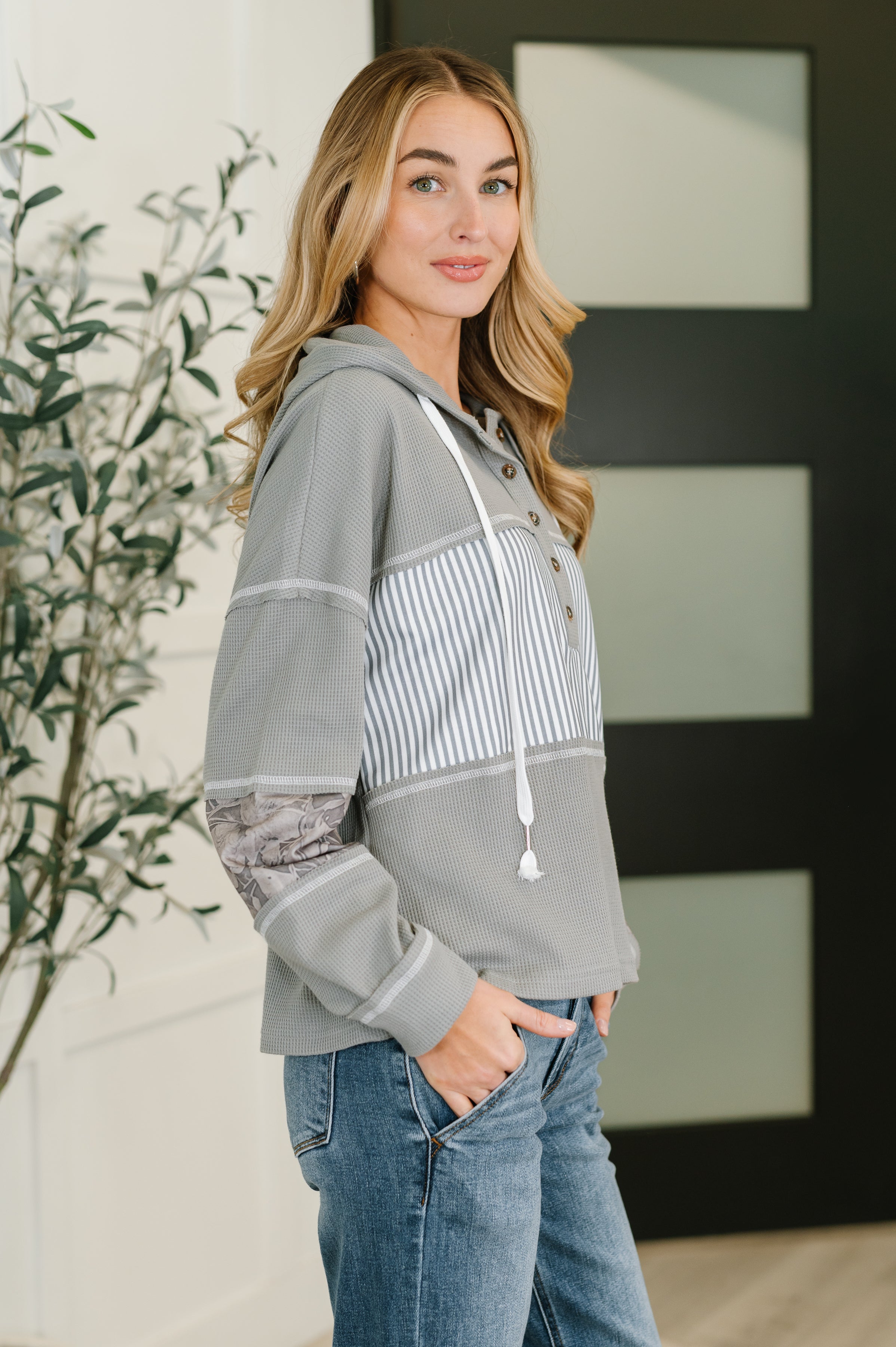 Hang Onto This Feeling Color Block Pullover - Charming Charlie